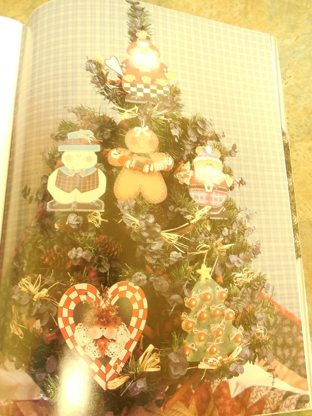 HOLIDAY HANGA BOUTS. - Image 4