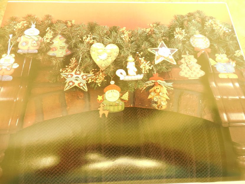 HOLIDAY HANGA BOUTS. - Image 5