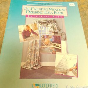 THE CREATIVE WINDOW DRESSING IDEA BOOK. VOL. 1
